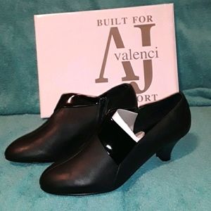 *2 For 20*  AJ Valenci Black Leather 9M Heels